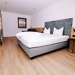 イン Aigner *** フューゲン