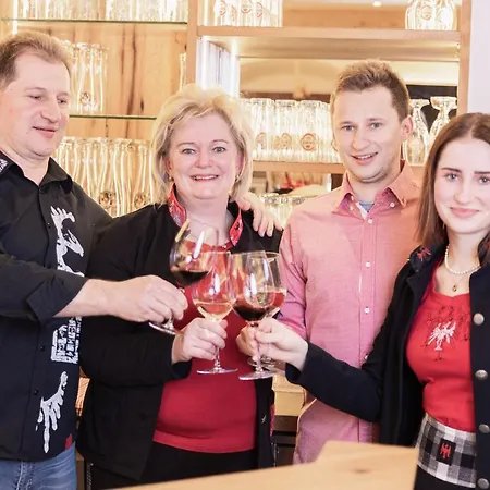 Herberg Aigner *** *