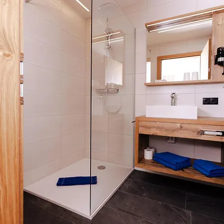 Han/Misafirhane Aigner *** *