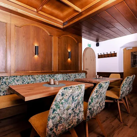 Aigner *** Estalagem Fügen